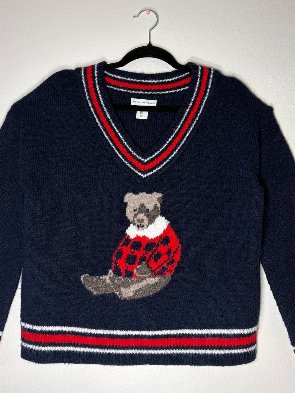 cupcakes & cashmere Navy V-Neck Bear Sweater with Red Trim